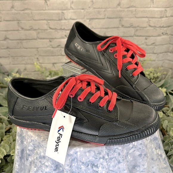 FEIYUE X STAPLE 1920 Black Leather Low Full Color Pigeon Sneakers Men’s 10🖤NWT - Picture 1 of 12
